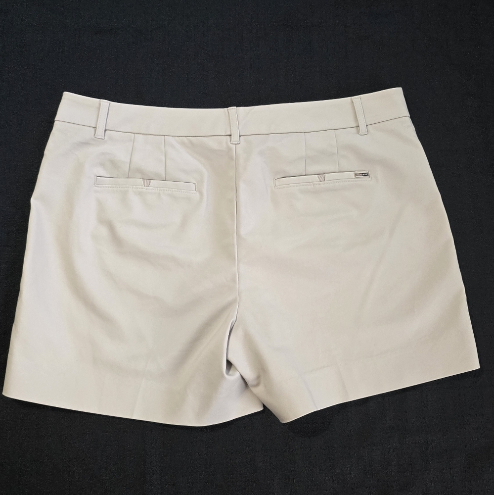 White House Black Market Beige Bermuda Shorts - Picture 11 of 14